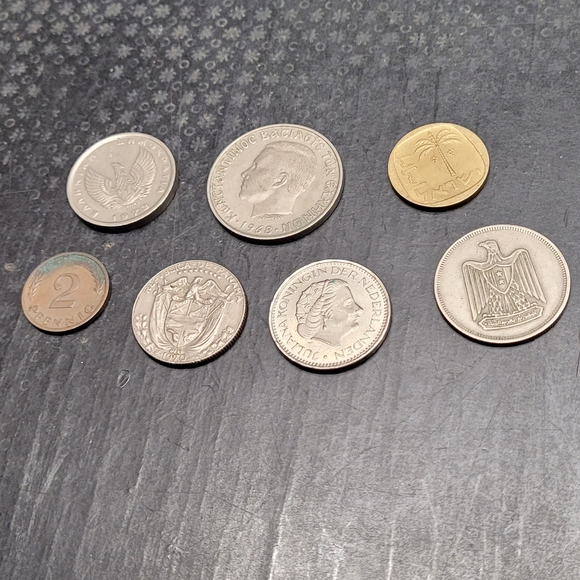 Set of seven collectable coins - Picture 4 of 6